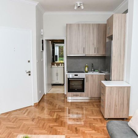 Modern Apartment At Exarchia 1 Bed 2 Pers เอเธนส์ ภายนอก รูปภาพ