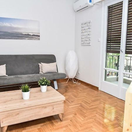 Modern Apartment At Exarchia 1 Bed 2 Pers เอเธนส์ ภายนอก รูปภาพ