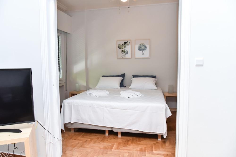 Modern Apartment At Exarchia 1 Bed 2 Pers เอเธนส์ ภายนอก รูปภาพ